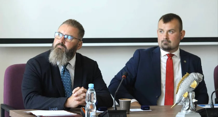 Wędkarstwo Ryby, Komuna była wędkarze chcą prostu łowić - zdjęcie, fotografia