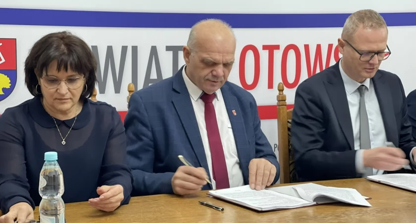 Pod umową o takiej wartości jeszcze w powiecie podpisu nie składano