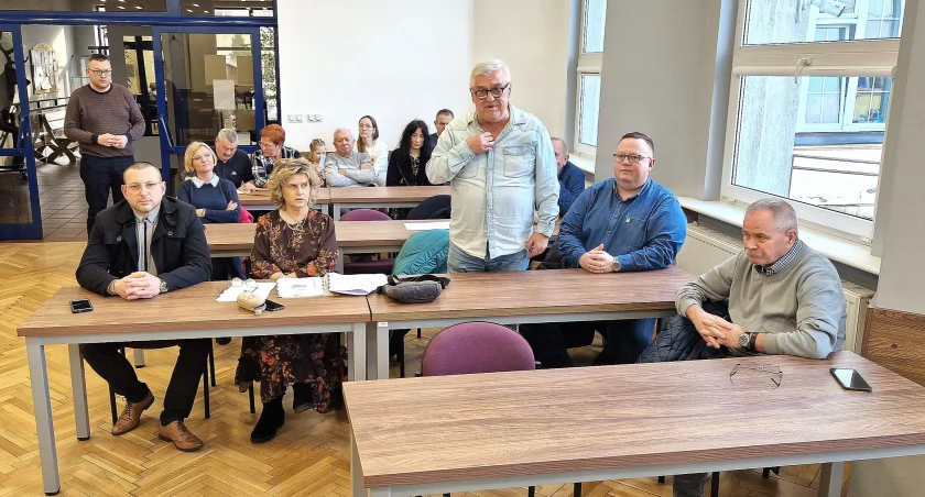 – Nigdy się na to nie zgodzę, żeby przesunąć linię zabudowy budynku – kategorycznie stwierdził Mirosław Włodarczak