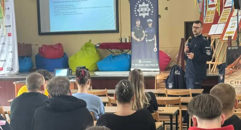 ????????‍♂️ Chcesz dołączyć do naszej drużyny? ???????? Nabór do Policji trwa przez cały rok, a my angażujemy się także w rekrutację wśród uczniów klas maturalnych szkół średnich