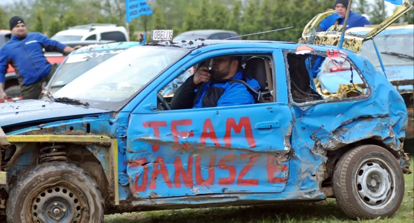 Team Janusze i wszystko jasne - Wrak Race na półwyspie Sielanka