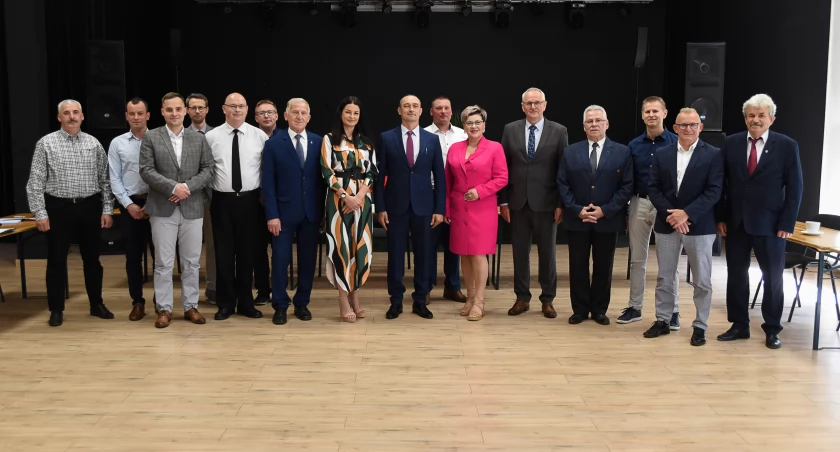 Burmistrz zapewnił, że nie zamierza decydować o losach gminy Okonek za plecami radnych