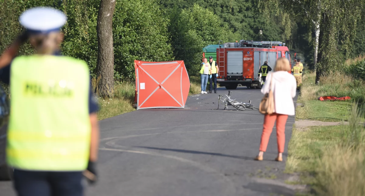 Wypadki drogowe, Śmiertelne potrącenie rowerzystki - zdjęcie, fotografia