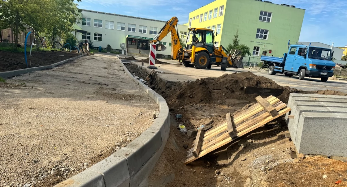 Inwestycje w powiecie, Przebudowa parkingu Złotowie - zdjęcie, fotografia