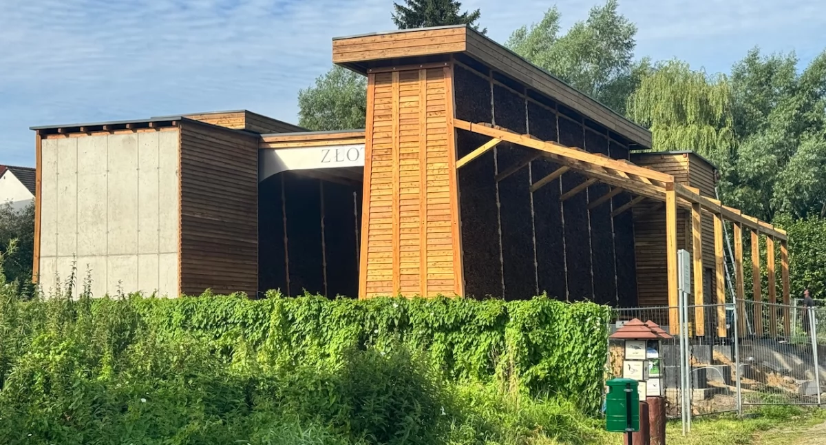 Inwestycje w powiecie, Trwają prace budowie tężni solankowej Złotowie - zdjęcie, fotografia