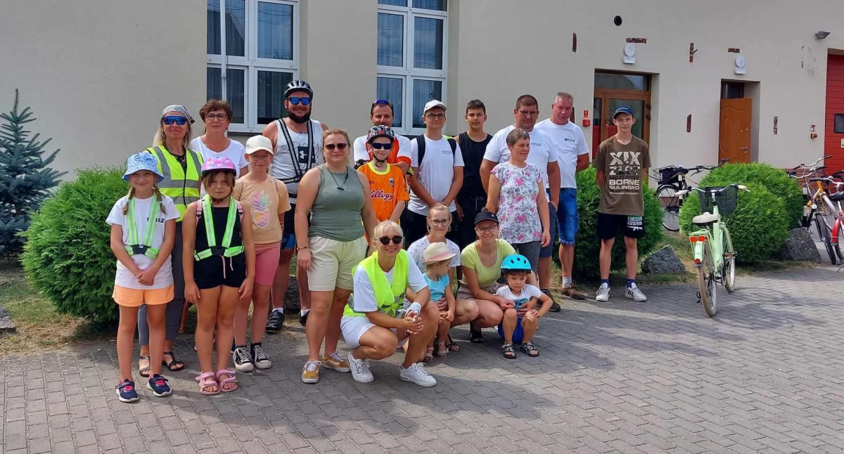 Rekreacja wypoczynek, Jednośladem przez gminę - zdjęcie, fotografia