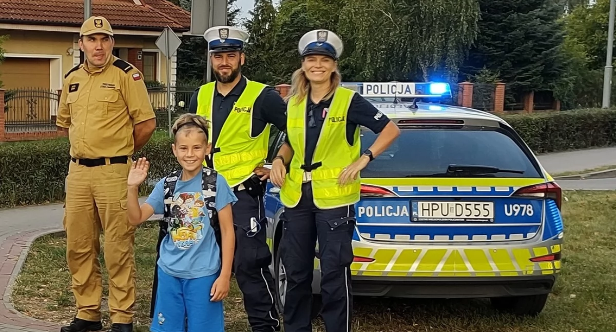 Policja - komunikaty i akcje, Pomachaj kierowcy akcja która może uratować życie - zdjęcie, fotografia