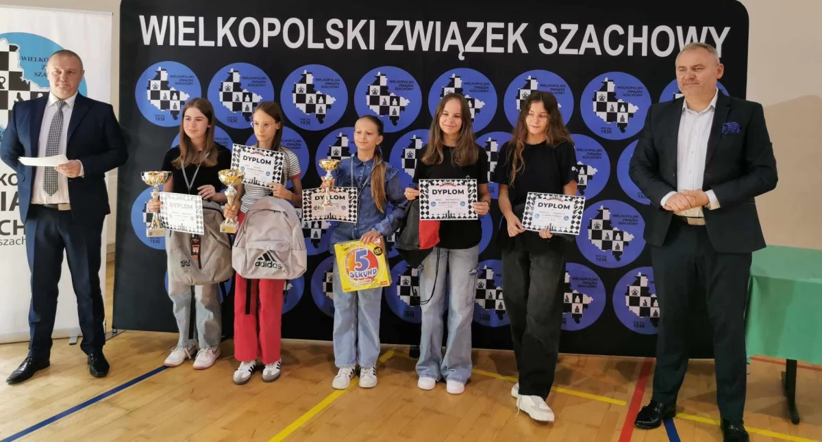 Szachy karty, Amelia Witkowska zagra Mistrzostwach Polski - zdjęcie, fotografia