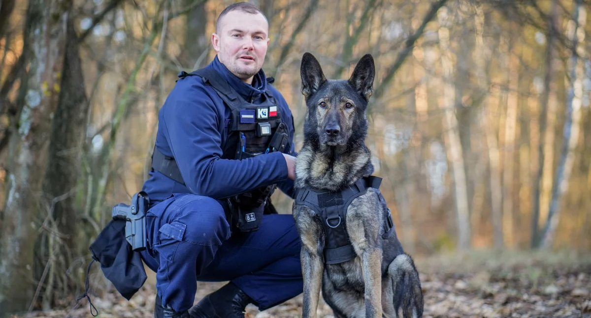Policja - komunikaty i akcje, doprowadził policjantów zaginionego mężczyzny - zdjęcie, fotografia