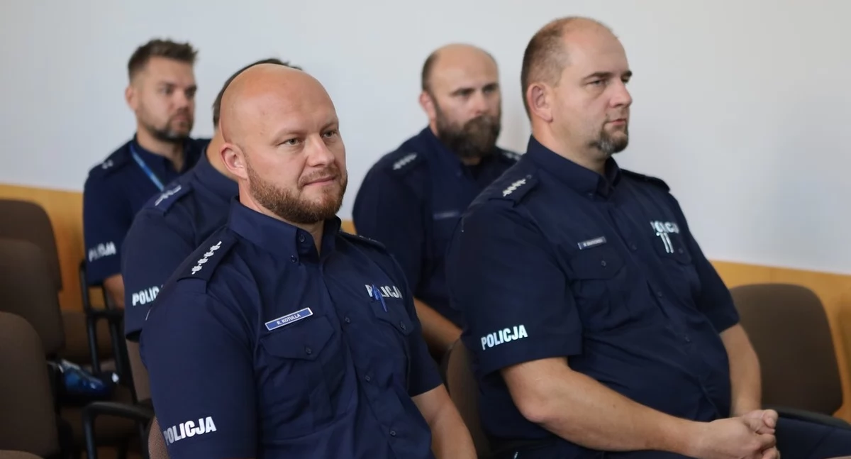 Policja - komunikaty i akcje, Dyżurny złotowskiej komendy laureatem Turnieju Służby Dyżurnej województwa wielkopolskiego - zdjęcie, fotografia