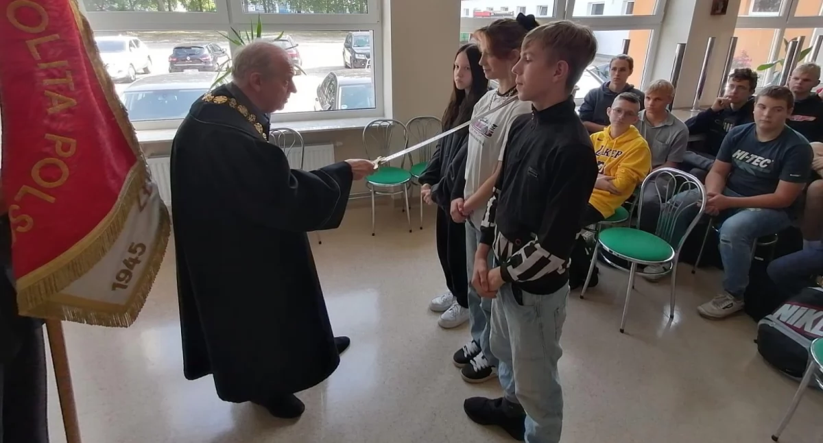 Edukacja, Ślubowanie uczniów rzemieślniczych Złotowie - zdjęcie, fotografia