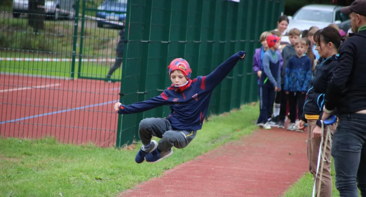 Lekkoatletyka, Przedostatnie spotkanie czwartkami lekkoatletycznymi Złotowie - zdjęcie, fotografia