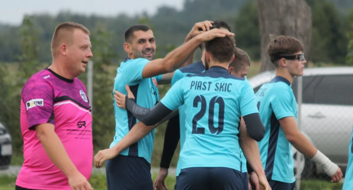 Piłka nożna, Piast kompletem punktów choć problemów - zdjęcie, fotografia