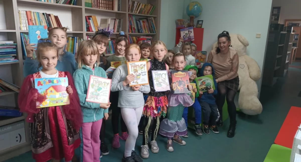 Ośrodki kulturalne, Nocka bibliotece - zdjęcie, fotografia