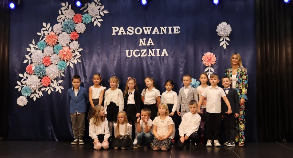 Edukacja, Pasowanie Ucznia Szkole Podstawowej Okonku - zdjęcie, fotografia
