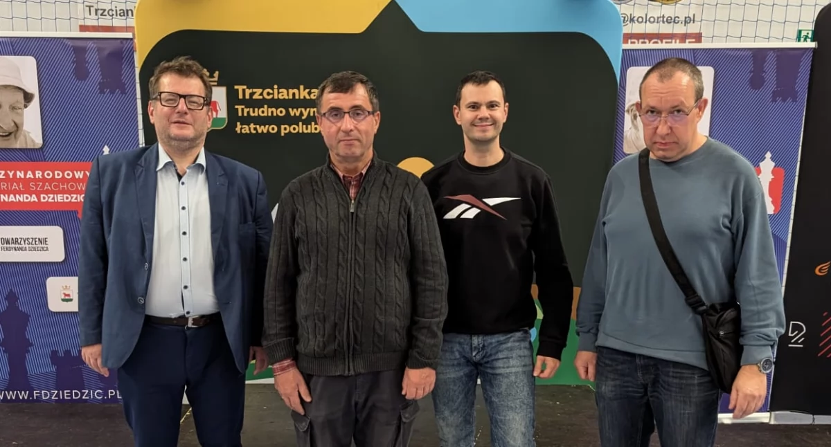Szachy karty, Złotowscy szachiści turniejach Mroczy Trzciance - zdjęcie, fotografia
