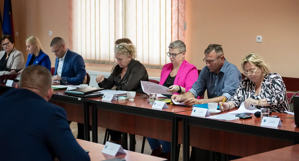 Biznes praca pieniądze, Podatki rosną Jastrowiu - zdjęcie, fotografia