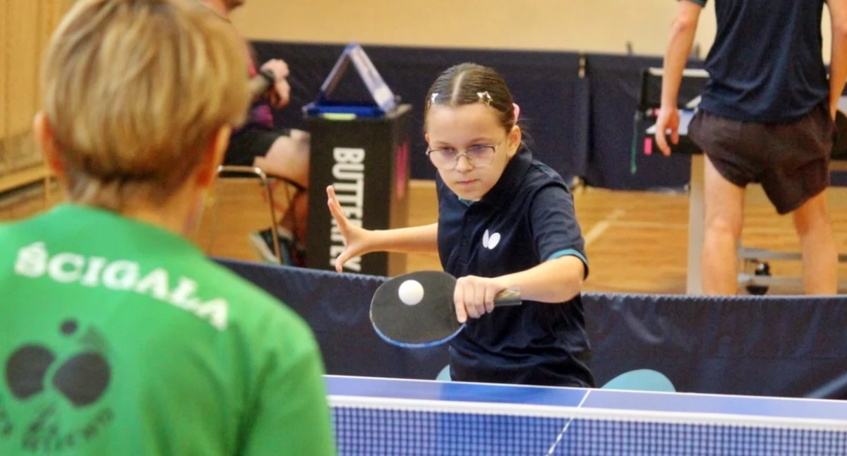 Tenis stołowy, Spartanie zwycięstwami lidze tenisa stołowego - zdjęcie, fotografia