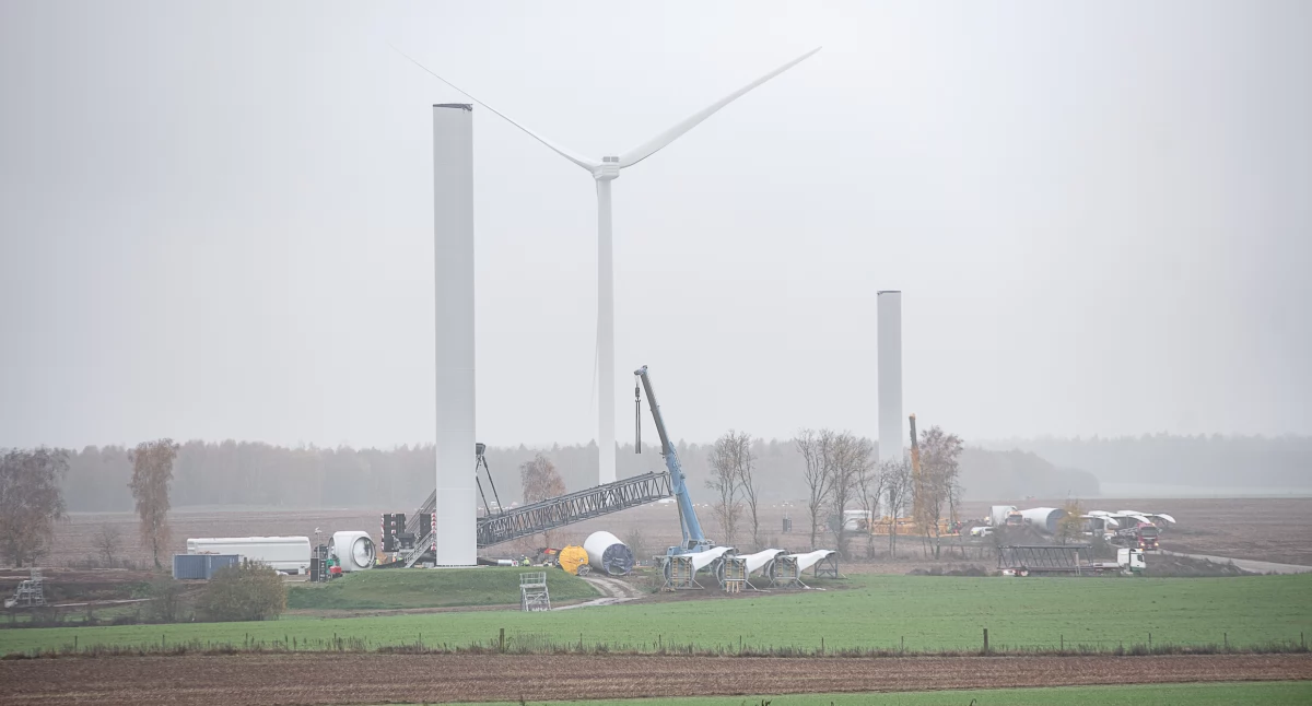Farma wiatrowa powstaje już koło Samborska