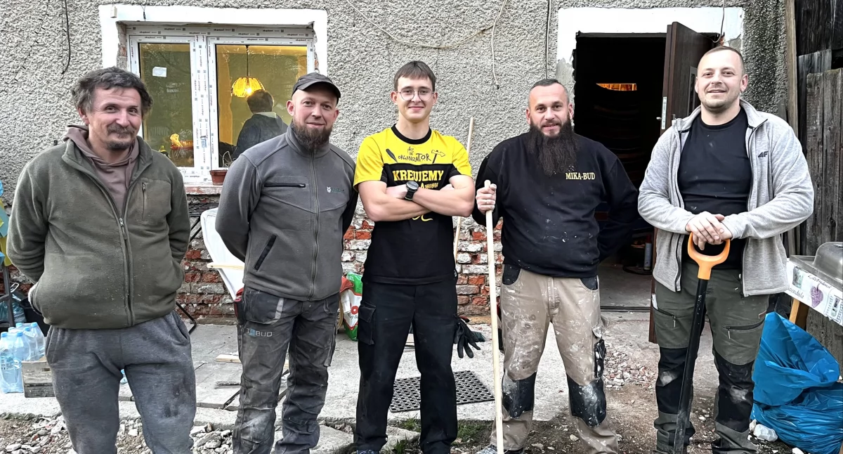 Ludzie losy pasje, Lajki wystarczą czyli święci miotłami ręku - zdjęcie, fotografia