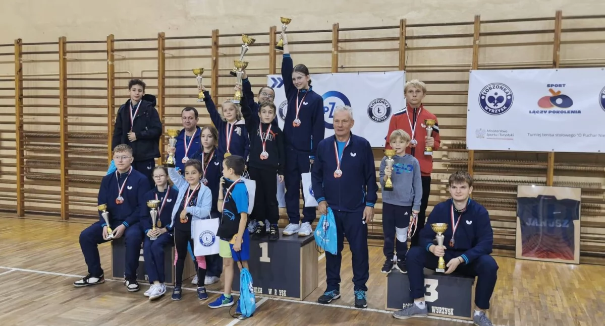Tenis stołowy, Spartanie tenisowym Święcie Niepodległości Wyrzysku - zdjęcie, fotografia
