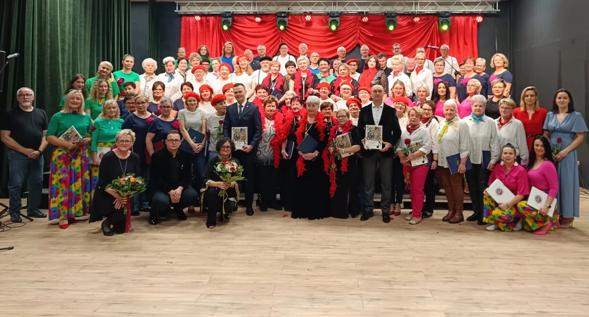 Koncerty muzyka, Popłynął świat piosenki - zdjęcie, fotografia