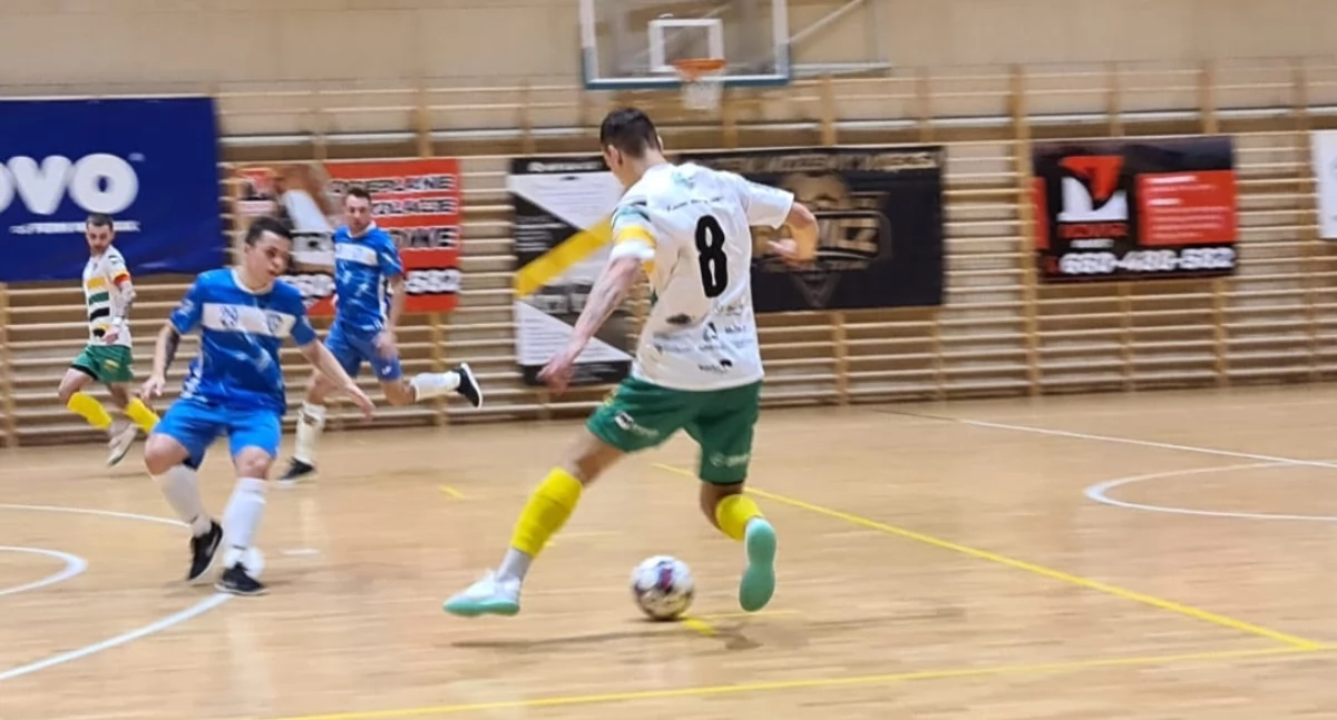 Piłka nożna, Udany start futsalistów Złotowa wielkopolskiej lidze futsalu - zdjęcie, fotografia