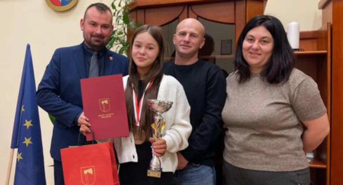 Konkursy Zawody, Krajence obrodziło mistrzyniami mistrzami - zdjęcie, fotografia