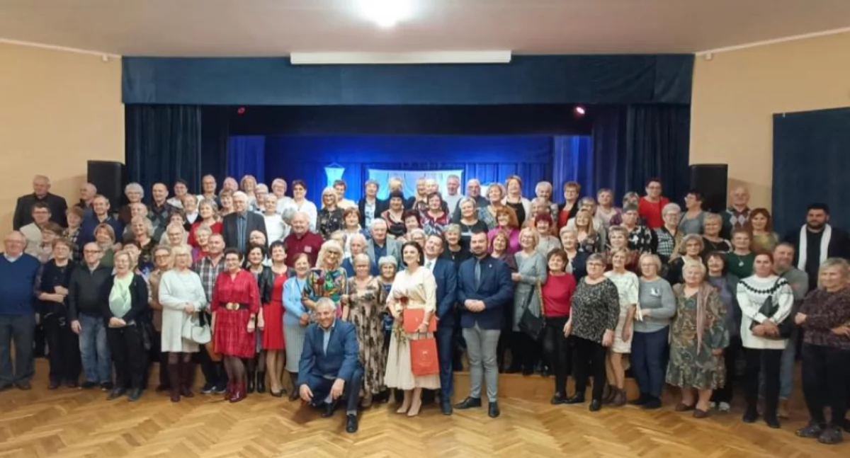 Seniorzy, osiem działa Krajeńska Akademia Seniora - zdjęcie, fotografia