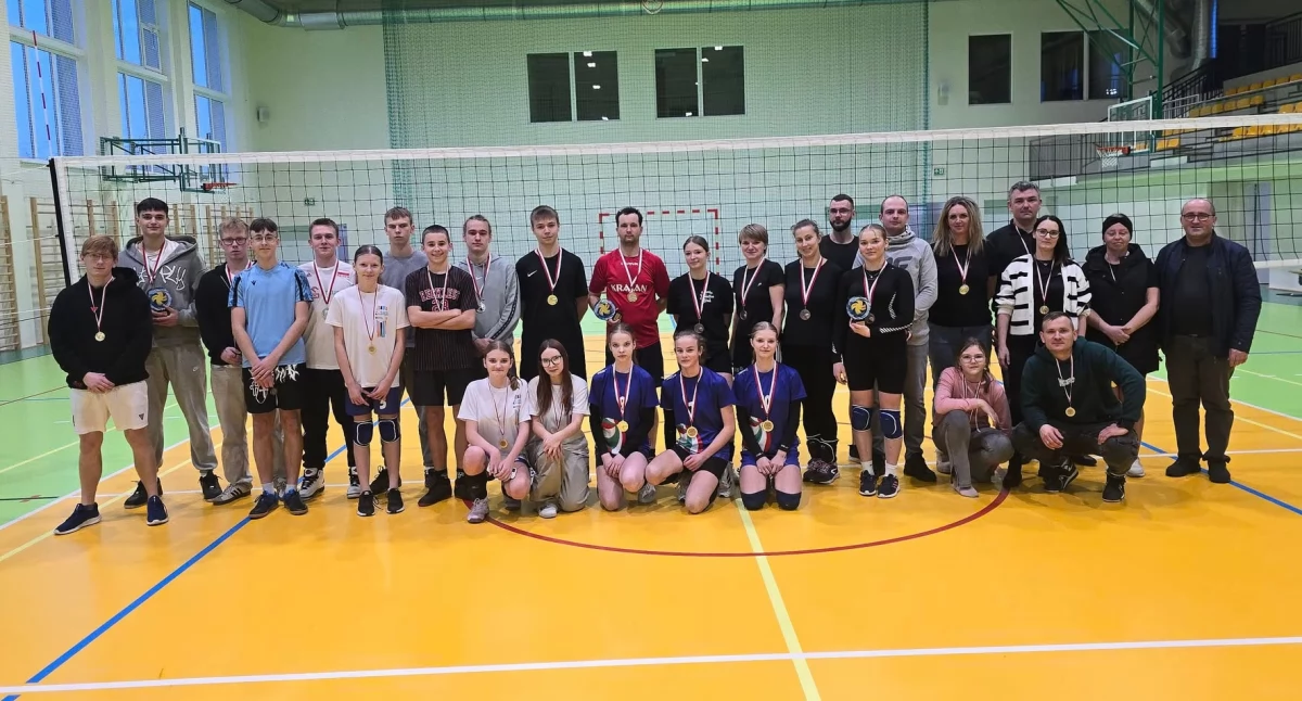 Siatkówka, Sportowy weekend Lipce znakiem siatkówki koszykówki - zdjęcie, fotografia
