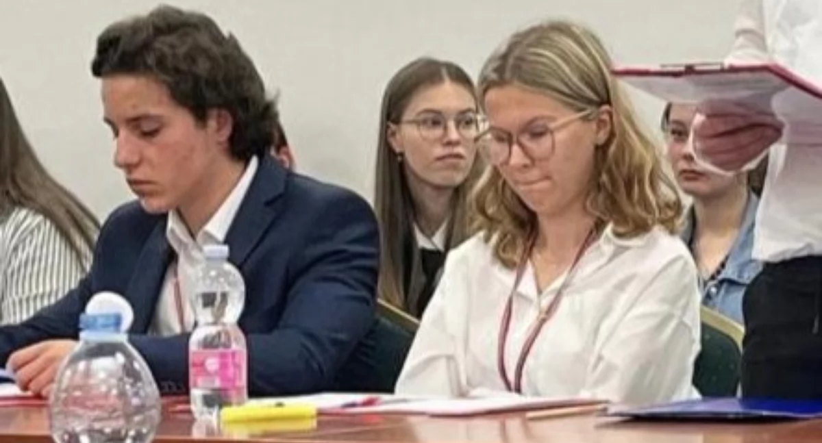 Na zdjęciu Maria Kaper podczas jednego z konkursów wspólnie z Marcelim Kępińskim. Fot. arch.