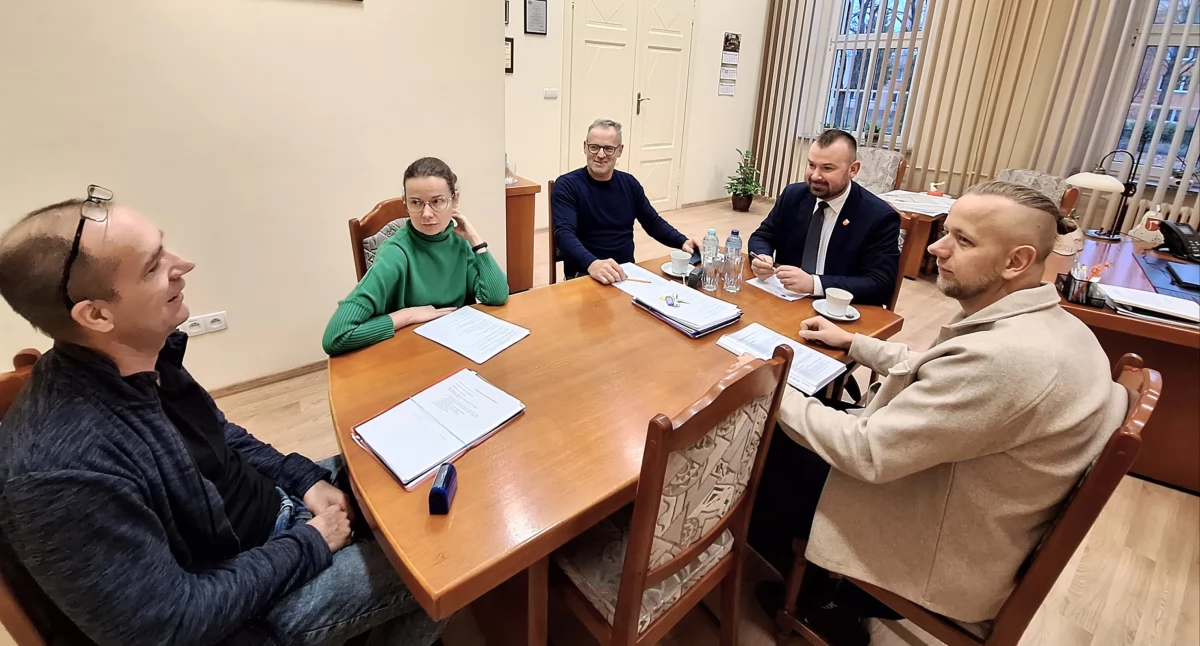 Inwestycje w powiecie, przybytku głowa - zdjęcie, fotografia