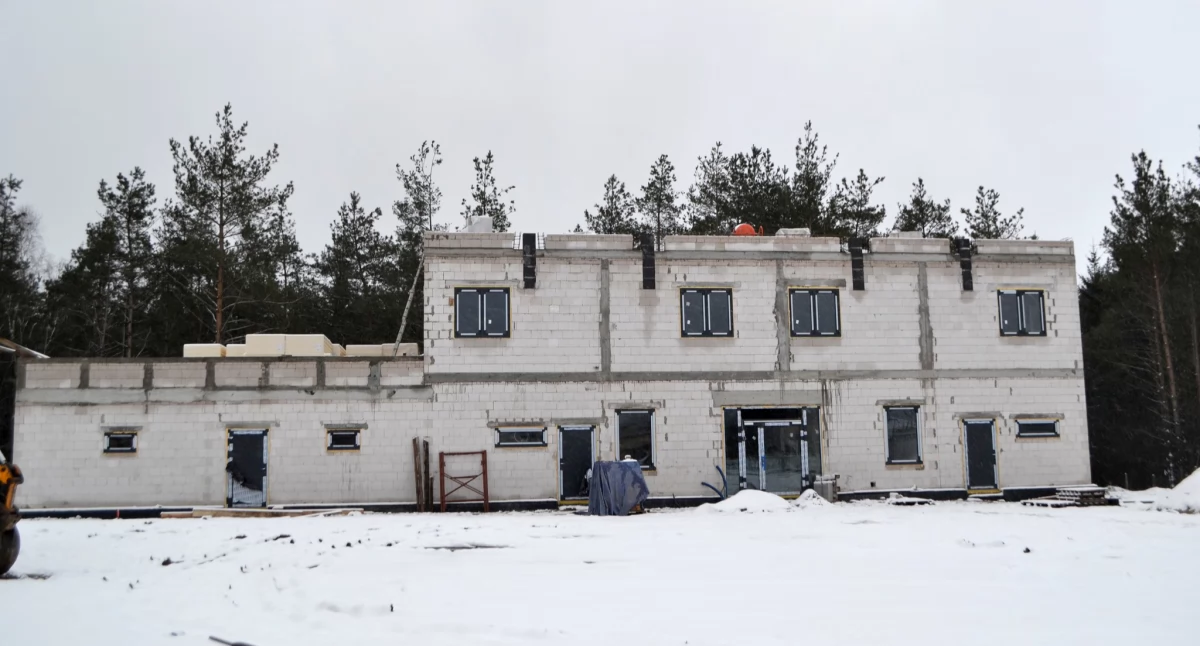Administracja, Miliony szkołę świetlice kościoły - zdjęcie, fotografia