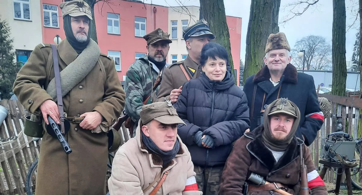 Organizacje pozarządowe, Stowarzyszenie Robak pokazało można świetnie bawić historią - zdjęcie, fotografia
