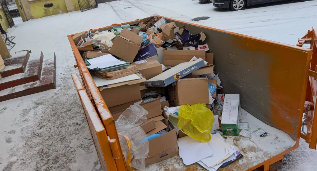 Administracja, Czystki „Złotowskich Zdrojach” Szkoda materiałów szkoda wydanych pieniędzy - zdjęcie, fotografia