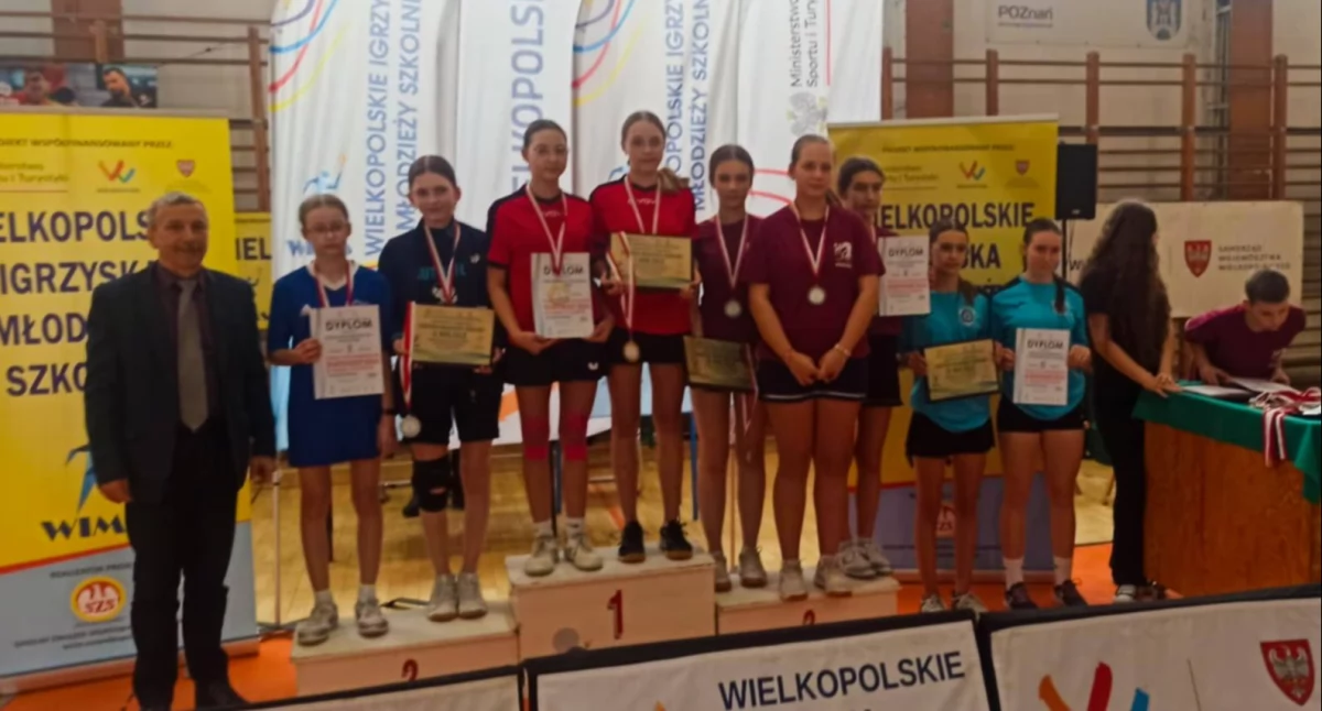 Tenis stołowy, Laura Gabrysia Antoni brawo - zdjęcie, fotografia