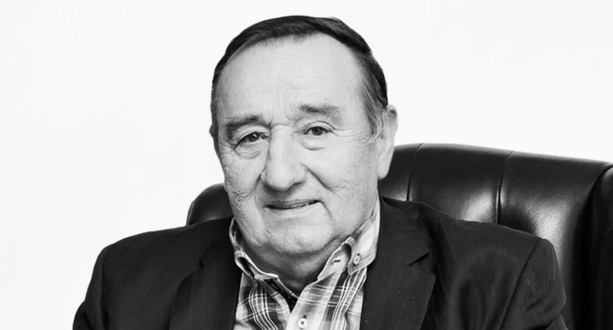 Odeszli od nas, głębokim smutkiem zawiadamiamy śmierci Prezesa Założyciela firmy Plastrol Juliana Kałuży - zdjęcie, fotografia