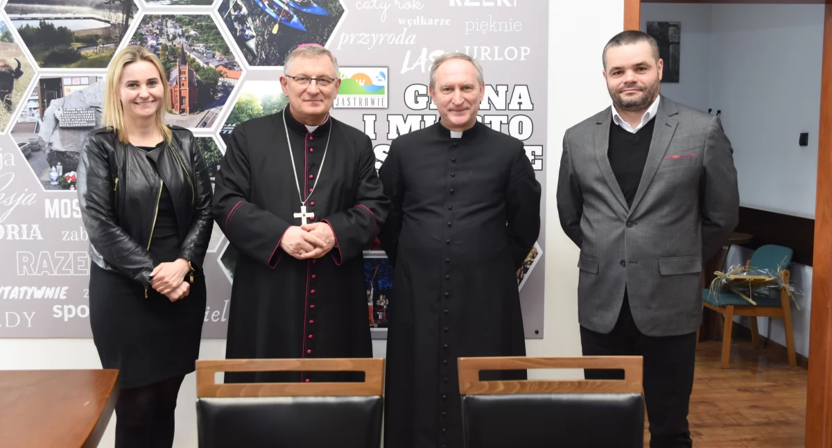Administracja, Wizyta biskupa Krzysztofa Zadarko Jastrowiu - zdjęcie, fotografia