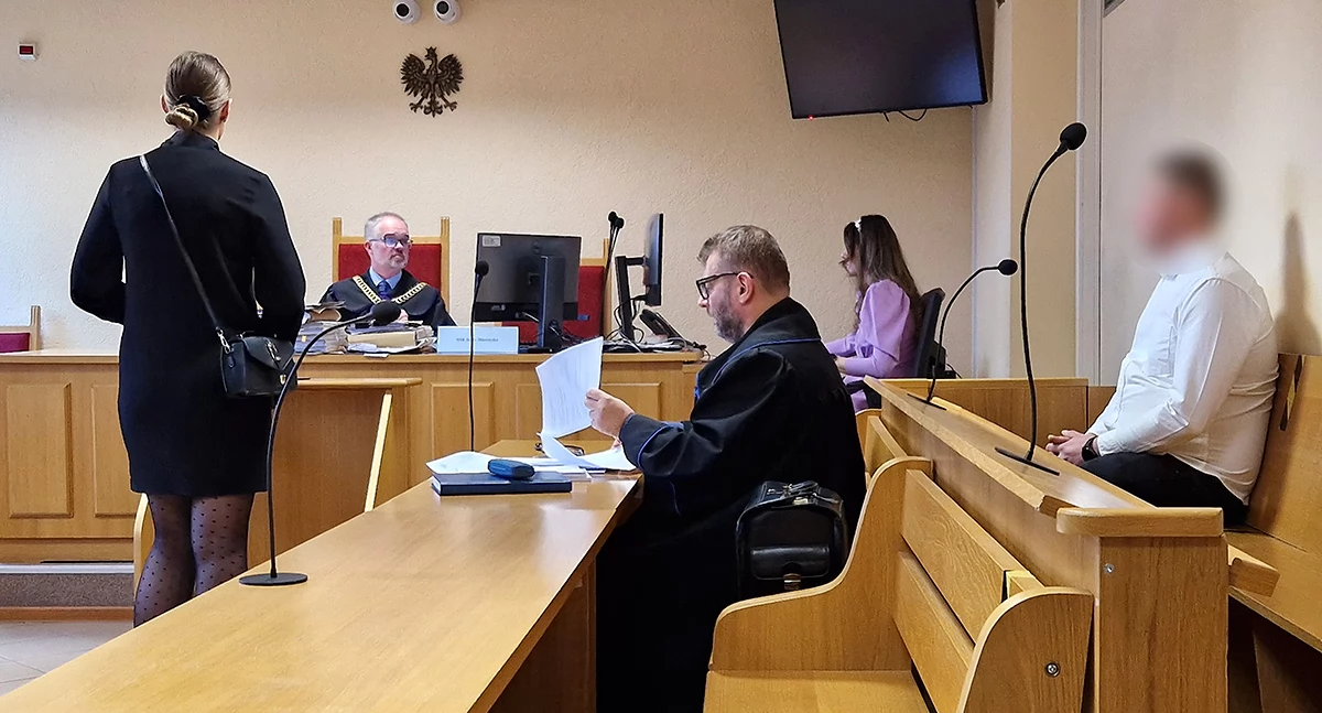 Pływanie, Instruktor oskarżony podtopienie chłopca stanął przed sądem - zdjęcie, fotografia