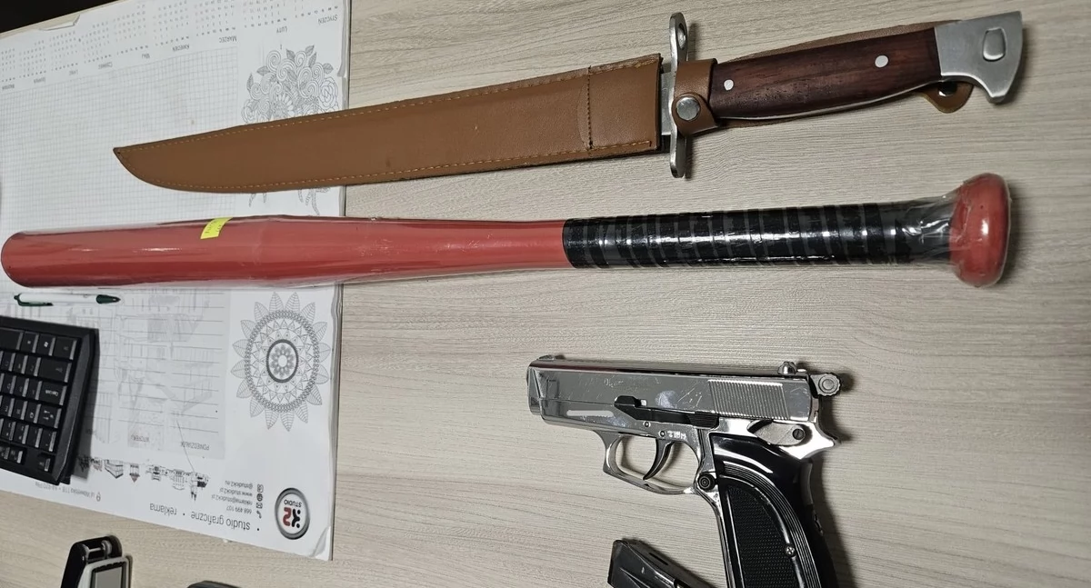 Kronika kryminalna, Prawdziwy gangster kilogramy narkotyków pistolet pasku - zdjęcie, fotografia