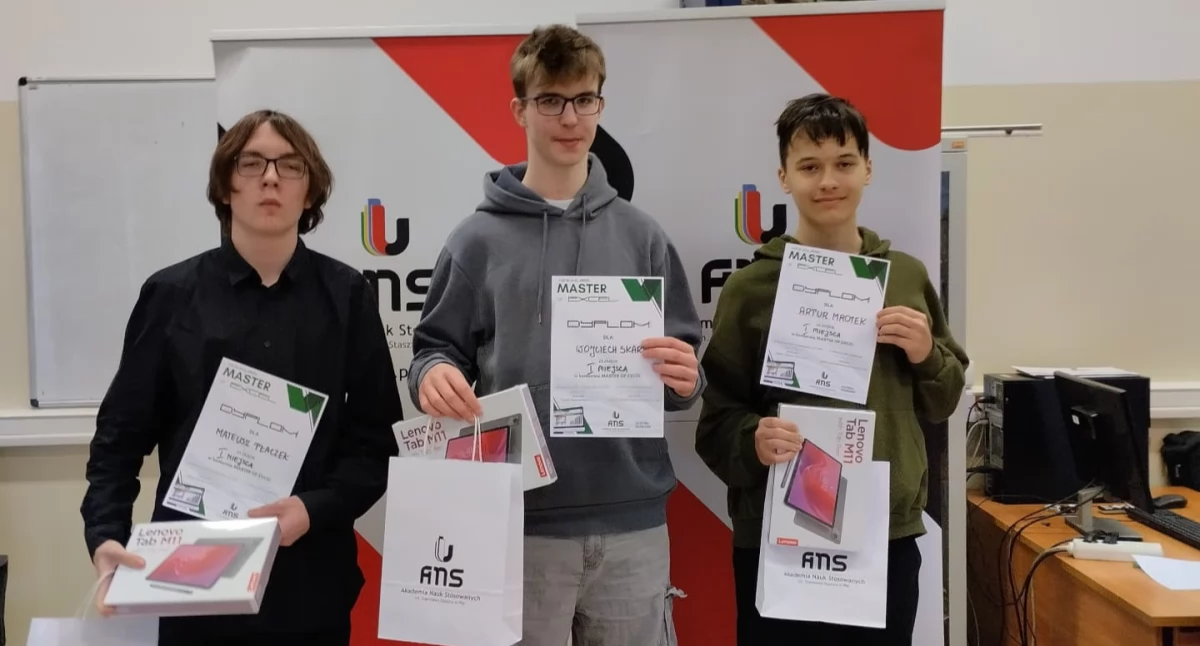 Edukacja, Mistrzowie Excela Liceum Ogólnokształcącego Złotowie - zdjęcie, fotografia