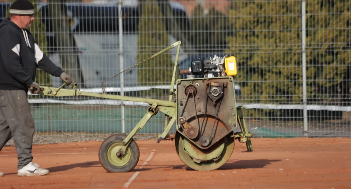 Tenis ziemny, Trwają prace kortach ziemnych Złotowie sezonu Kiedy start - zdjęcie, fotografia
