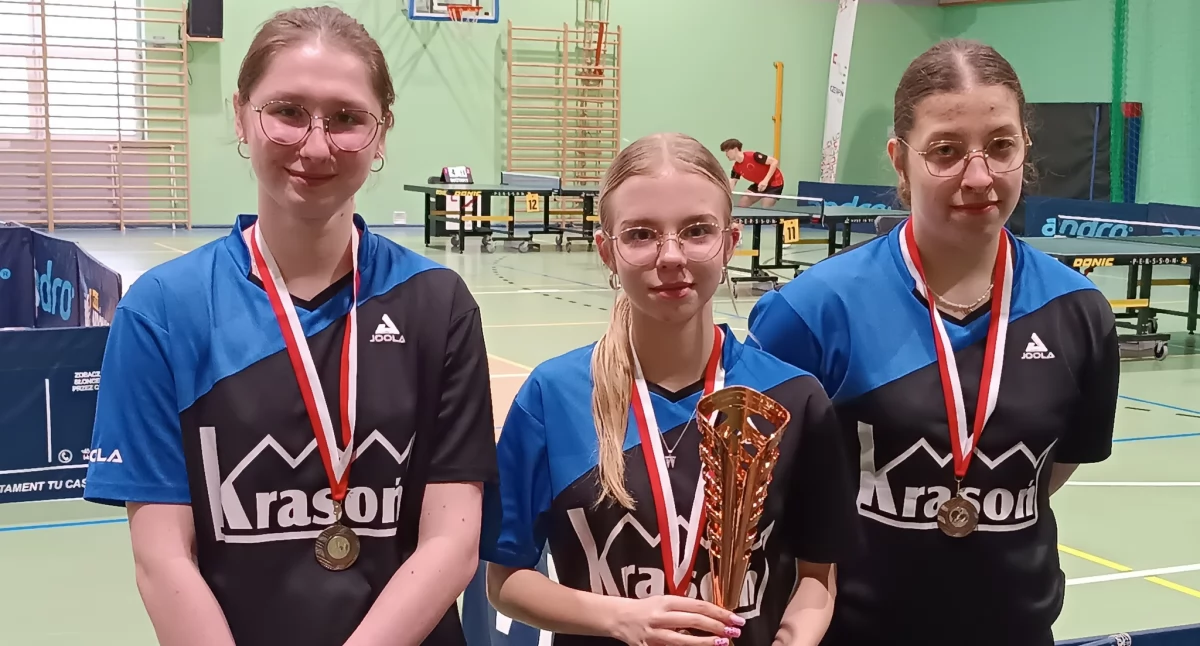 Tenis stołowy, Brązowy medal juniorek Krajna - zdjęcie, fotografia