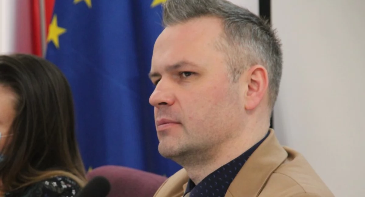 Administracja, Sprostowanie Jakuba Pieniążkowskiego Przemysława Masternaka - zdjęcie, fotografia