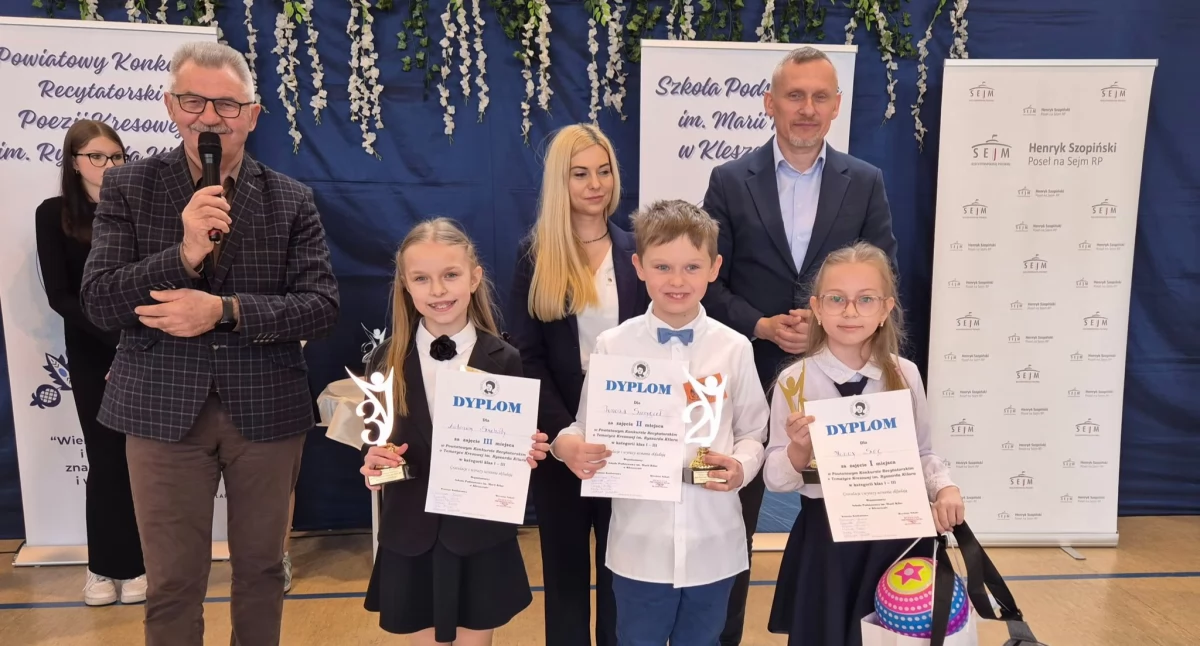 Edukacja, Recytować młodzi ludzie łatwą sztuką - zdjęcie, fotografia