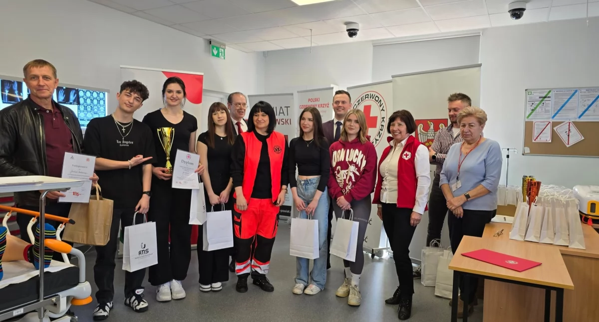 Edukacja, Złotowskie szkoły podium Mistrzostw Pierwszej Pomocy - zdjęcie, fotografia