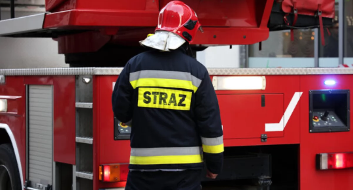 Straż pożarna, Tragiczny pożar Chwalimiu jedna osoba żyje druga ciężko ranna - zdjęcie, fotografia