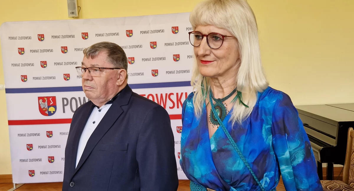 Ludzie losy pasje, Władze województwa powiatu doceniły Jolantę Surmę Stanisława Gortata - zdjęcie, fotografia