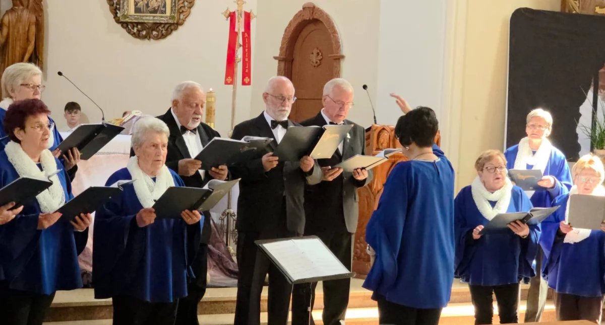 Koncerty muzyka, Koncert Papieski Okonku Wspólne przeżywanie Święta Miłosierdzia Bożego - zdjęcie, fotografia