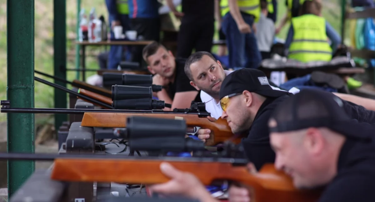 Pozostałe, Combat miał sobie równych strzelaniu - zdjęcie, fotografia